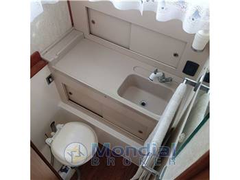 BERTRAM CONVERTIBLE 28