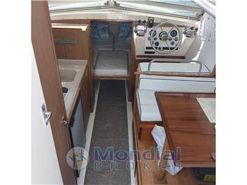 BERTRAM CONVERTIBLE 28