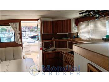 BERTRAM YACHTS 33 Convertible