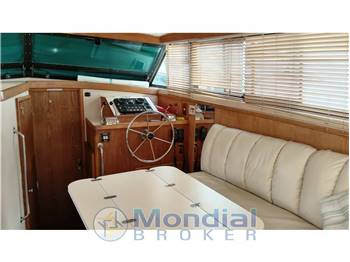 BERTRAM YACHTS 33 Convertible