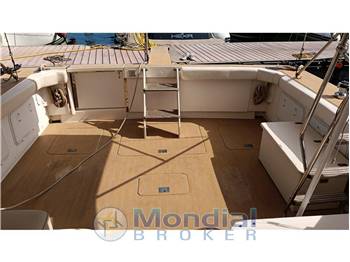 BERTRAM YACHTS 33 Convertible