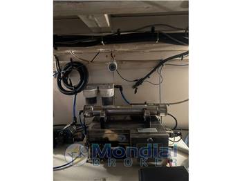 EGG HARBOR 35 GOLDEN EGG