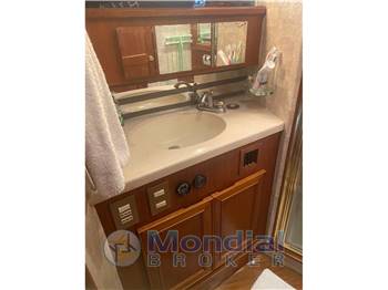 EGG HARBOR 35 GOLDEN EGG