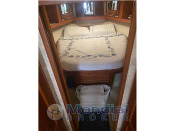 EGG HARBOR 35 GOLDEN EGG