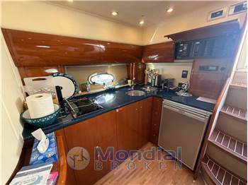 PRINCESS YACHTS V 48