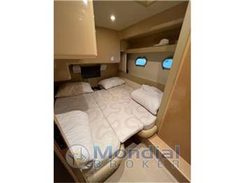FERRETTI 460
