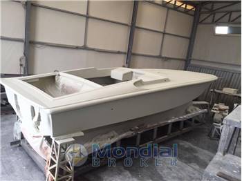 MAGNUM MARINE 27