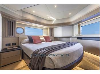 Absolute Navetta 53