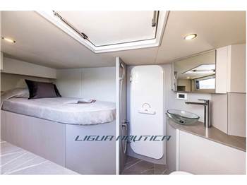 Absolute Navetta 53