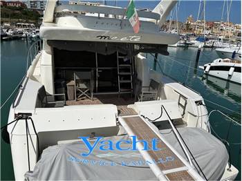 Ferretti 460