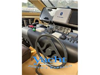 Ferretti 460