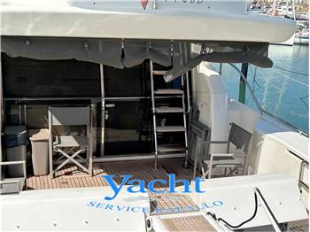 Ferretti 460