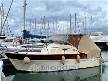 TIRRENIA VIVEUR 28 Cabin