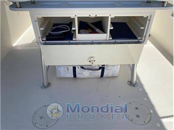 PURSUIT 2670 CUDDY CONSOLE