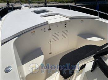 PURSUIT 2670 CUDDY CONSOLE