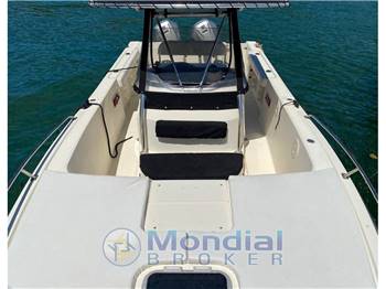 PURSUIT 2670 CUDDY CONSOLE