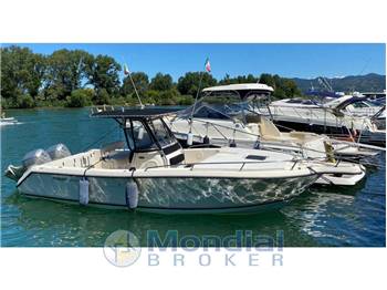 PURSUIT 2670 CUDDY CONSOLE