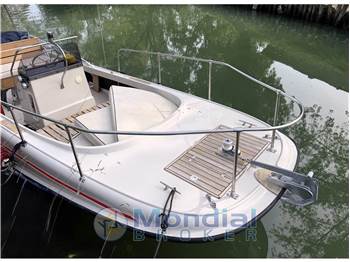 BOSTON WHALER OUTRAGE  21