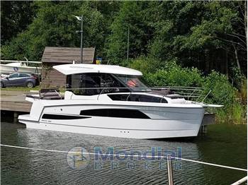 NAUTIC 880