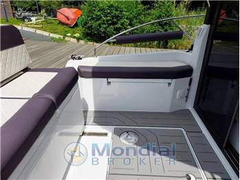 NAUTIC 880