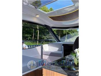NAUTIC 880