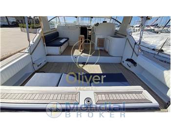 Trojan Yacht-Bertram 38 Express