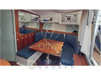 Trojan Yacht-Bertram 38 Express