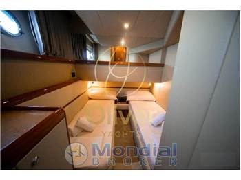 Ferretti Yachts 590