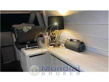 Cantieri Navali del Tirreno Cayman 640