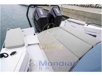 Axopar 37 SUN TOP - BRABUS LINE