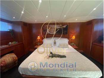 Falcon Yachts 100
