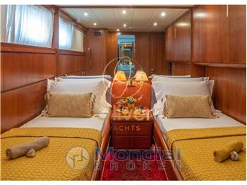 Falcon Yachts 100