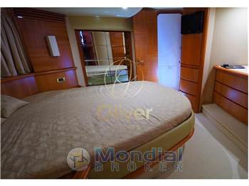 Azimut 62E