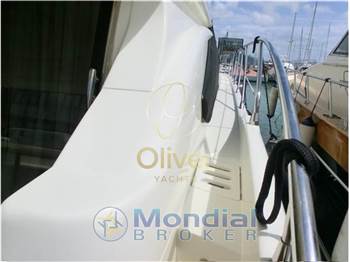 Azimut 62E