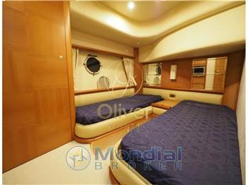 Azimut 62E