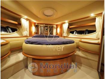 Azimut 62E