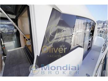 Sealine C330v