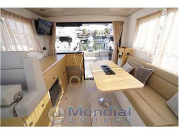 Sealine C330v