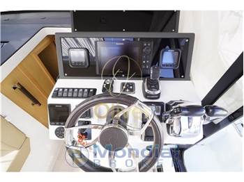 Sealine C330v