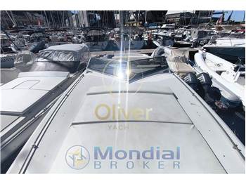 Tornado 38 Flush Deck