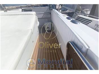 Tornado 38 Flush Deck