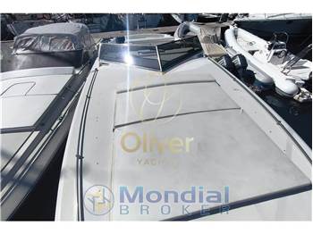 Tornado 38 Flush Deck
