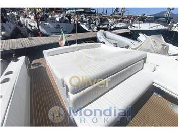 Tornado 38 Flush Deck