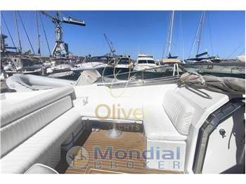 Tornado 38 Flush Deck