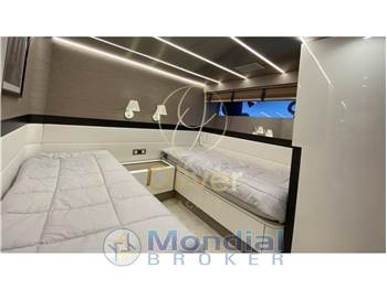 ISA Yachts EXTRA 93