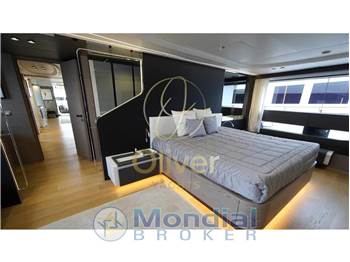 ISA Yachts EXTRA 93