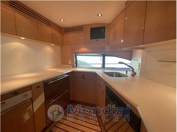 Hatteras 68 Convertible
