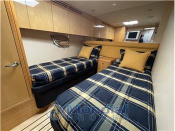 Hatteras 68 Convertible