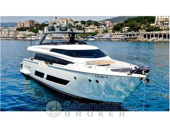 Ferretti 850