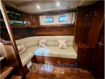 Cayman yachts 40 W.A.